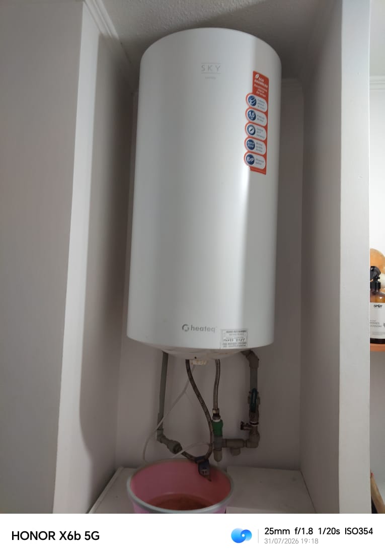 Instalación de termo eléctrico